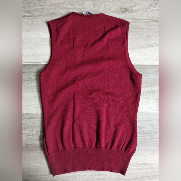 Dolce and Gabanna Sleevless Virgin Wool Top - Picture 9 of 13